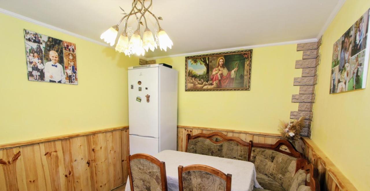 Котедж "Гірський Затишок" Yaremche Exterior foto